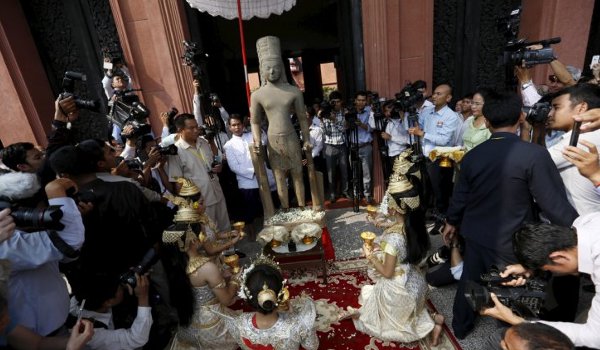 france returns head of hindu deity's statue to cambodia after 130 years