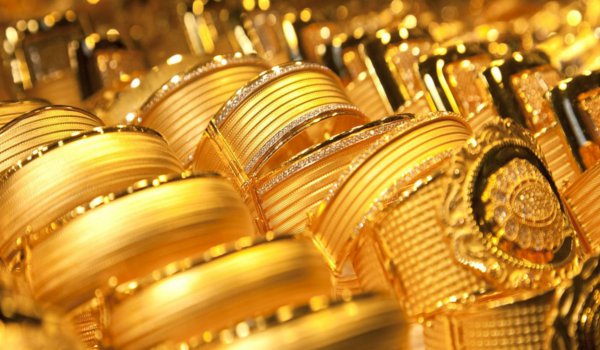 gold slips from 2 month high, silver weakens on global cues 