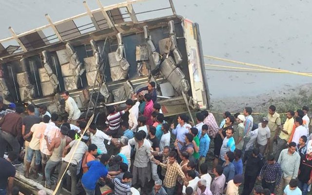 Navsari bus mishap : gujarat cm Anandiben Patel meets victims families