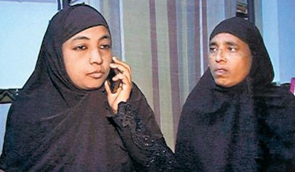 Afroz Begum (right) and Jahan Aara, the first women Qazis of Rajasthan