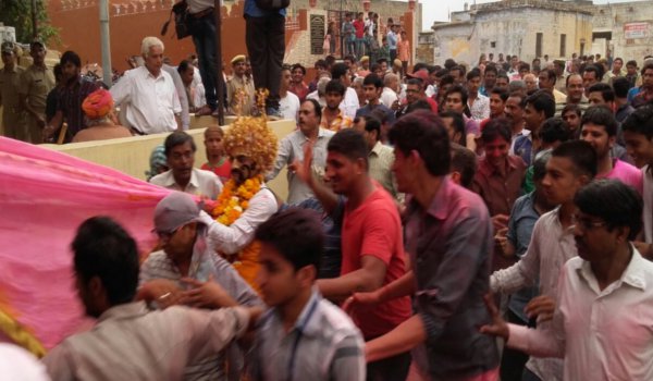 badshah ki sawari is celebrated after festival of colors HOLI in pali 