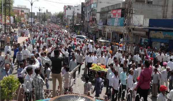 घेनडी दलित प्रकरण ने तूल पकडा, मेघवाल समाज ने पाली कलेक्ट्रेट को घेरा