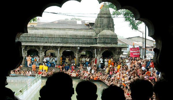 Women activists enter at Trimbakeshwar temple inner sanctum