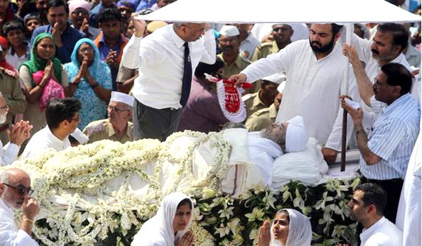 nirankari chief baba hardev singh funeral procession chokes delhi roads