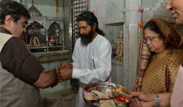 cm Vasundhara Raje in hanuman temple function at piplod in pali District