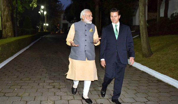 mexico OKs india for nuke club NSG, president  Enrique Pena Nieto drives pm modi to dinner