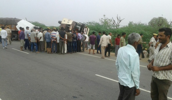 सिरोही सड़क हादसा: ट्रेवल्स एजेंसी के पास नहीं यात्रियों की सूची, अधिकाश मृतक जोधपुर जिले के