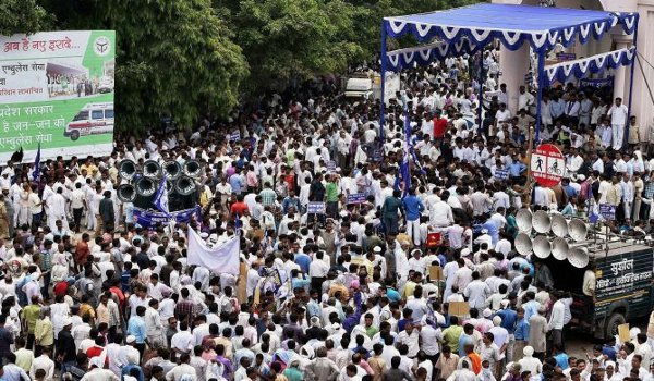 यह कैसा महिला प्रेम! भाजपा नेता की बहू-बेटियों के खिलाफ की टिप्पणियां