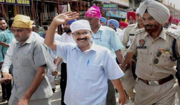 arvind kejariwal in harmindar sahib