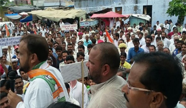 ex mla shyam lodha slams raje govt overr cows death, hold a rally in sirohi