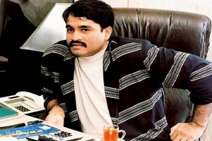 underworld don dawood ibrahim henchman flees with 40 crore rupees