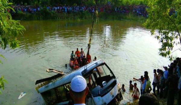 मधुबनी बस दुर्घटना में 35 यात्रियों की मौत