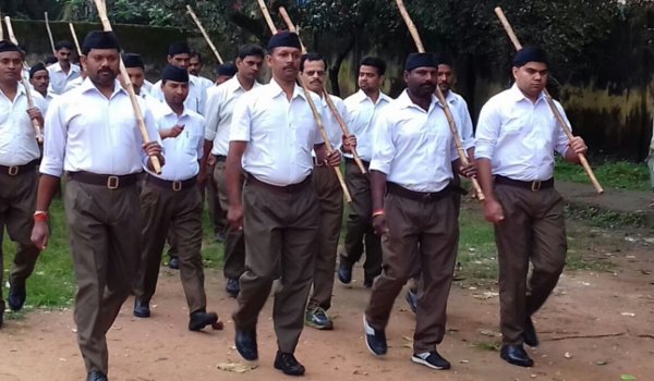 रांची में पहली बार फुल पैंट गणवेश में दिखे RSS के स्वयंसेवक