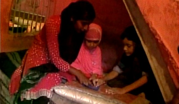 this 18 year old Hindu girl teaches quran to Muslims kids in Agra