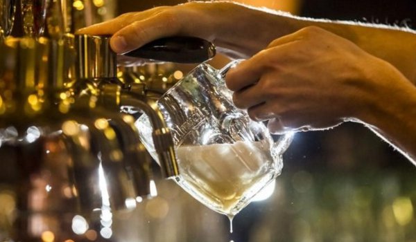 भारतीय शराब के बदले पीने लगे हैं बीयर, जानें ऐसा क्यों