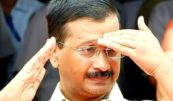 केजरीवाल ने किया पीएम को सलाम, कहा पाक को करें बेनकाब