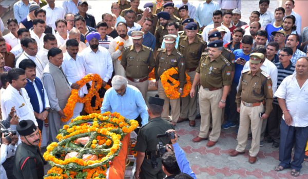 शहीद संदीप रावत की अंतिम यात्रा में उमड़ा जन सैलाब