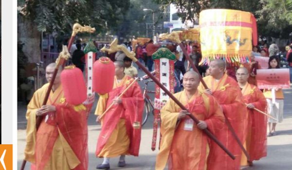 चाइनीज बुद्धिस्ट फेस्ट में चीन से पहुंचे बौद्ध भिक्षु, निकाली धर्म यात्रा