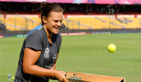 सूजी बेट्स बनीं महिला वनडे व टी-20 क्रिकेटर ऑफ द ईयर