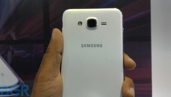 samsung-galaxy-j7-hands-on-3