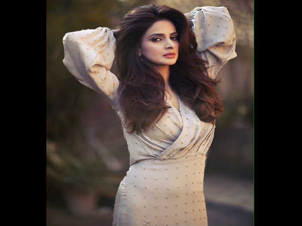 pakistani-actress-saba-qamar-bold-pictures