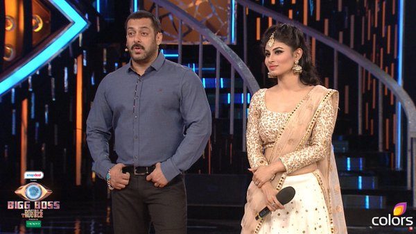 salman lounge mouni roa